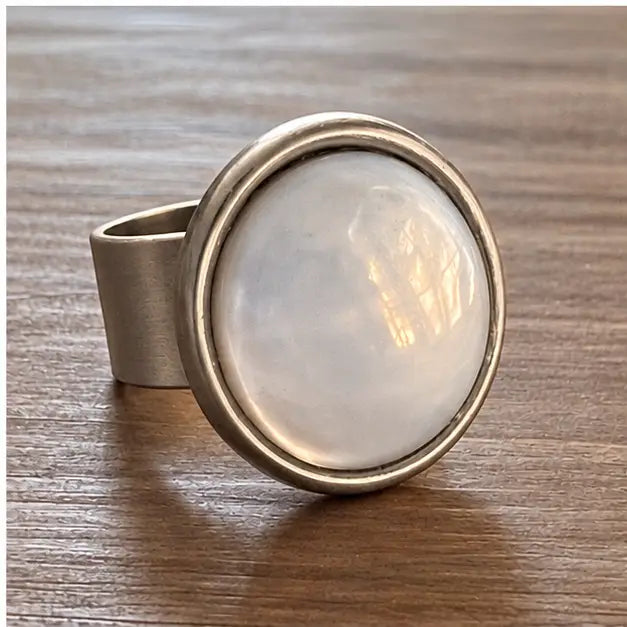 That’s Hot Mother-of-Pearl Shell Statement Ring