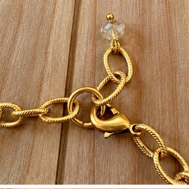 Backstage Pass gold chain and circle necklace